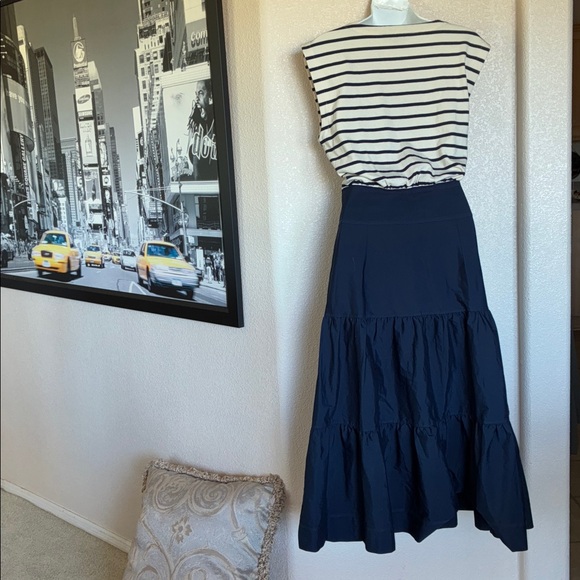 VERONICA BEARD Nautical Dress, Navy/Cream Striped Top, tiered Navy skirt. LG EUC - Picture 4 of 17